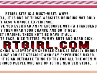 Kanadyjskie blondynka trans facet w czarne pończochy spuszczanie od jej johnson na kamerka internetowa