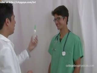 Fresh doctors examines young man